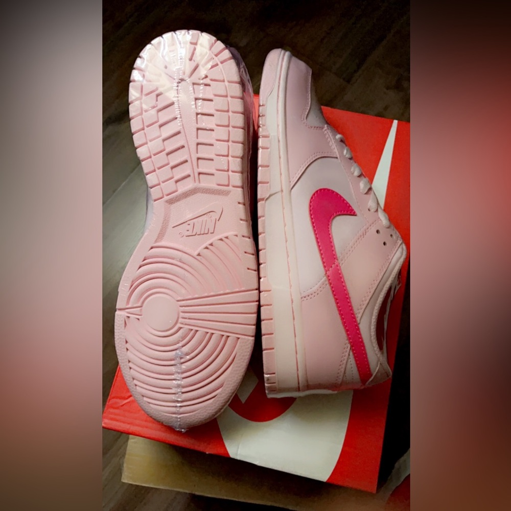 NIKE DUNK LOW “TRIPLE PINK”